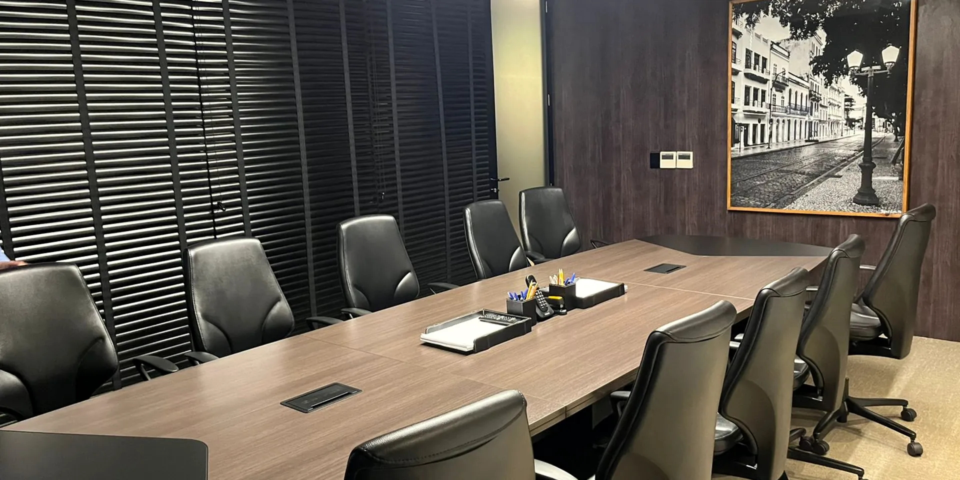 Sala de reuniões da Matos de Melo Advocacia, em Boa Viagem, Recife