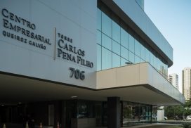 Entrada da Torre Carlos Pena Filho, número 706, no Centro Empresarial Queiroz Galvão